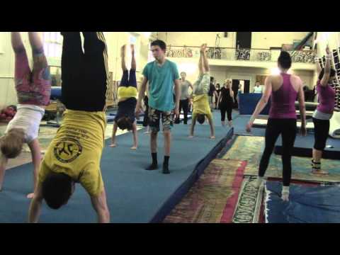 Видео: акробатика - типичная тренировка