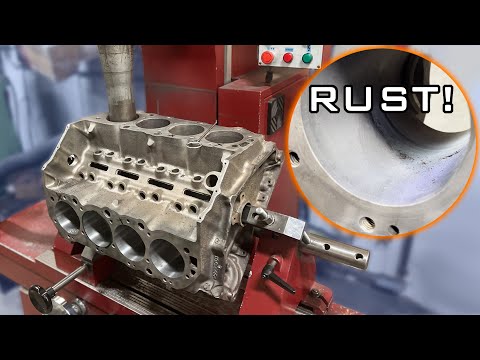 Видео: Этот двигатель Chevy Big Block 396 годами простоял с водой в цилиндрах...