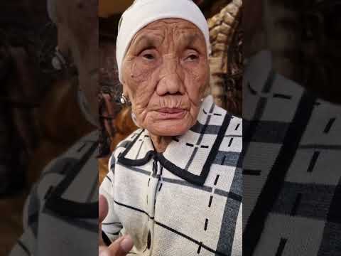 Видео: Өмірдің қиындығына қарамай 58 жасқа толған апаға көмектесті#самат