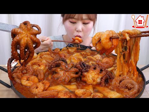 Видео: ASMR Mukbang | Cook & Eat Nak Gop Sae, пряный обжаренный осьминог с креветками и кишечником Кореи