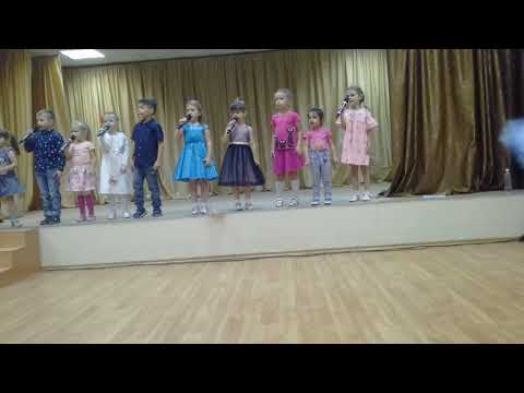 Видео: Песня просто , просто мы маленькие звёзды