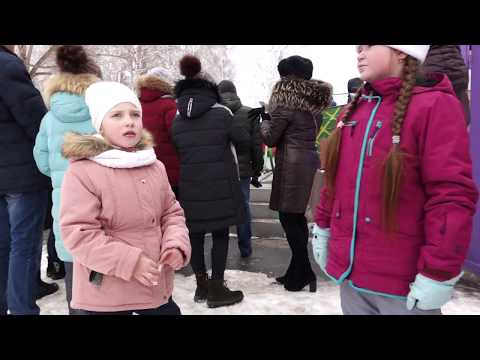 Видео: 01451 МАСЛЕНИЦА В ПАРКЕ АТТРАКЦИОН ЦЕНТРИФУГА ВЕРТИКАЛЬНАЯ РАСПИСНЫЕ КАРУСЕЛИ and The МИККИ