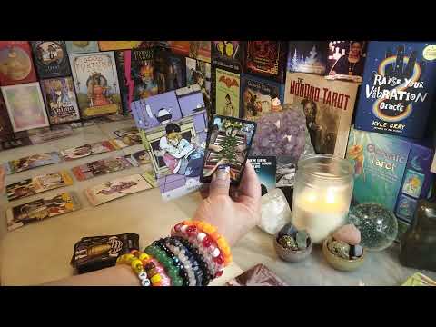 Видео: ВОДОЛЕЙ: Двое вступают в новые отношения после того, как правда о кармическом конфликте выходит н...