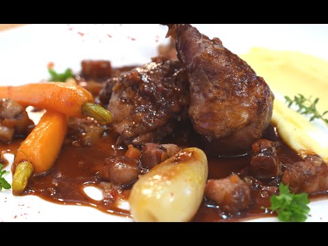 Видео: Петух в вине по-Французски Коковен. Пюрешка и соус. Для гурманов от Шеф-повара Андрея Балан
