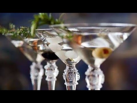 Видео: 🍸🍹🥂Рубрика: Tarot Bar Jazz -  Телефонните му тайни, какво скрива?😉 - ОБЩА таро наредба в 3 варианта