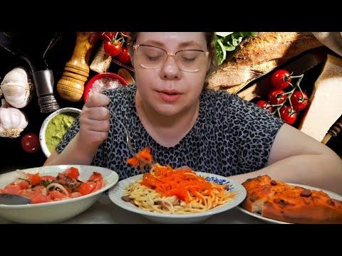 Видео: Мукбанг Спаггети с тушенкой, Венгерская закусочка, Салат из помидор и майонеза, Пицца