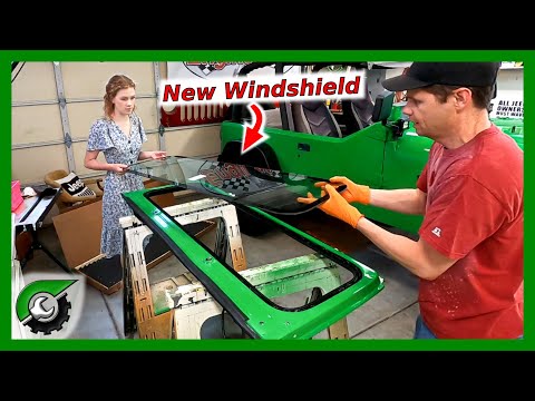 Видео: Замена лобового стекла Jeep, часть 2