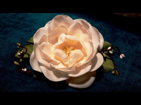 Видео: Fabric flowers how to make:camellia/tutorial/Цветы из ткани: камелия