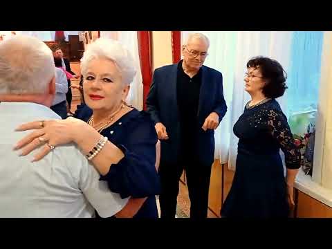 Видео: Я стою с букетом цветов. 10.03.