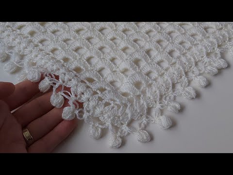 Видео: Как связать треугольную шаль крючком для начинающих / Легкие схемы вязания шали крючком