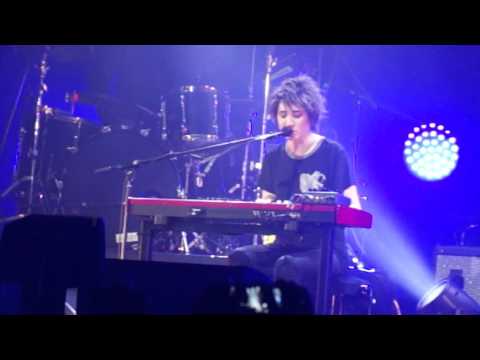 Видео: #z_tour2016 Земфира - Бесконечность 21.02.2016 Самара