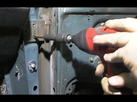 Видео: Подгонка дверки, Шпаклюю, грунтую, крашу,. ВАЗ-2105. 5 часть.