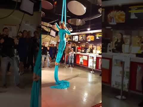 Видео: Aerial silks воздушные полотна