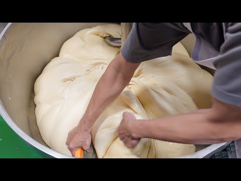 Видео: Удивительный процесс массового производства тостов для пиццы - тайваньская кухня