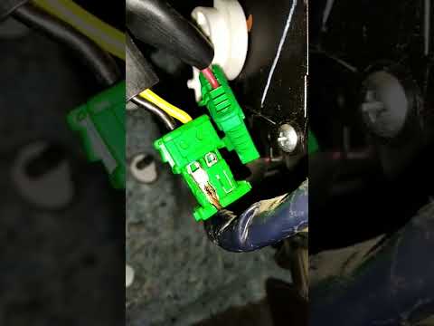 Видео: Ремонт моторчика печки резистора реостата nissan tiida замена разъема реостата