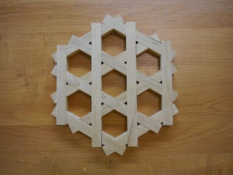 Видео: Декоративная решетка из дерева. Decorative panel.