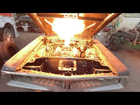 Видео: Chrysler Newport 440 Big Block, 20-летняя замена незаконченного двигателя!