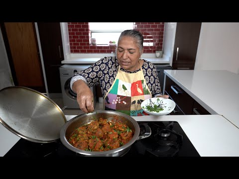 Видео: Готовим банановые шашлычки — вкусную вегетарианскую альтернативу кебабам из фарша!