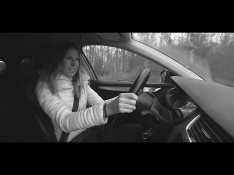 Видео: Хонда Аккорд 2.4 2007 гв против Шкода Октавия 1.8 2014 гв. Кто кого? Елена Лисовская. Лиса рулит