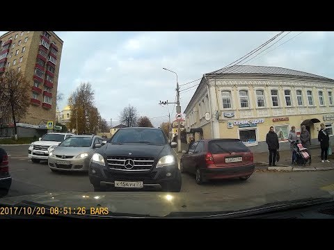 Видео: ЧУДАКИ НА ДОРОГЕ №13 Встречка или "прощайте, права!"