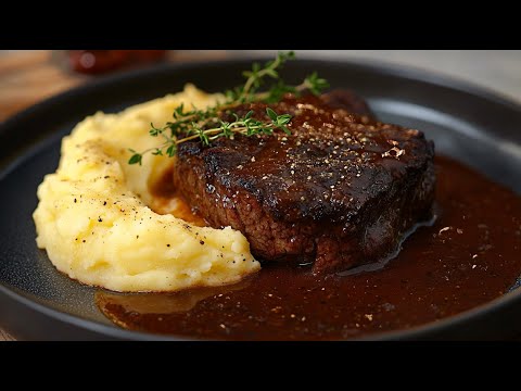Видео: Нежная говядина, тушенная в духовке – рецепт говяжьей лопатки, говяжьей шеи или ростбифа