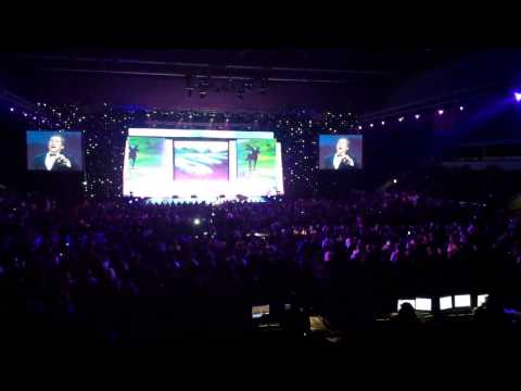 Видео: Керим Турапов Кыргызстандын атынан  / Москва / Лужники / 2015