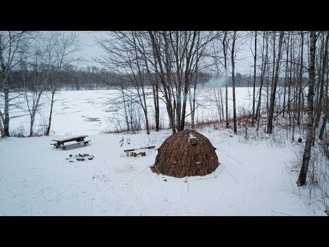 Видео: Жаркий кемпинг у озера с собакой | -14°F, ночь, сильный ветер