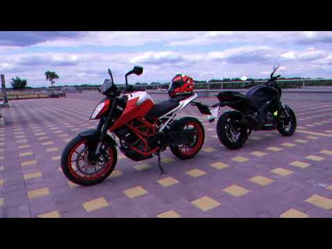 Видео: Порівняння KTM 390 DUKE vs Bajaj Dominar 400 | Тест Драйв *обережно рос язик!*