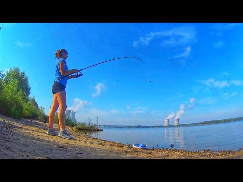 Видео: УДОМЛЯ РАДУЕТ. ЛОВЛЮ РЫБУ и КРЕВЕТОК. РЫБАЛКА НА ДОНКИ Russian fishing