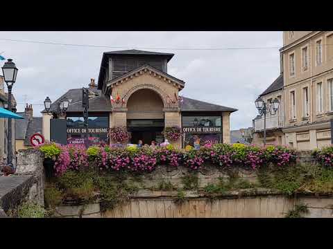 Видео: Прекрасная прогулка 4 по Bayeux (Байё) Нормандия Франции. Швейцарцы.