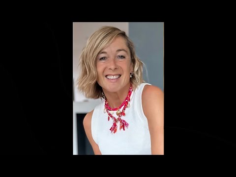 Видео: Элегантность в движении | Повседневные образы Анаик 🩵 Французский стиль для тех, кому за 40