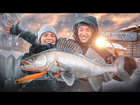 Видео: Рекордный СУДАК у Тани! Питерская рыбалка умеет удивить.