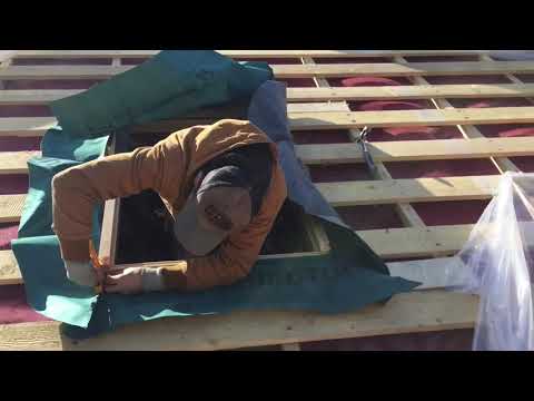 Видео: Окно Факро.  Установка мансардного окна Fakro