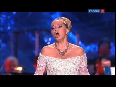 Видео: Мария Максакова попурри "Русская тройка" Крокус