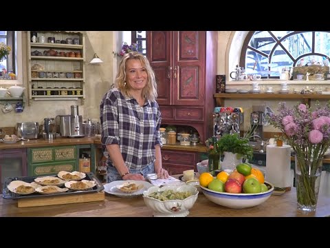 Видео: «Едим Дома!» с Юлией Высоцкой — Время уходит в Вильнюсе в дверь кафе (11.04.2020)