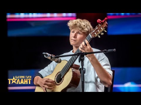 Видео: Филип Донков представя впечатляващо музикално изпълнение I България търси талант