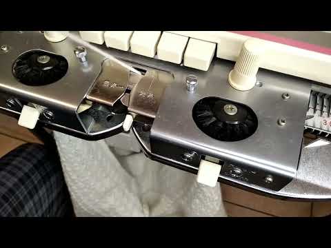 Видео: Ложный окат рукава при работе с ажурной кореткой на машине бразер.