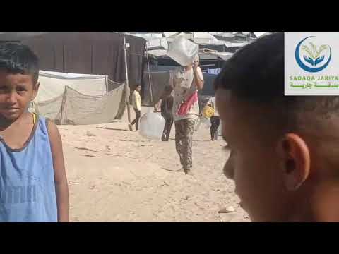 Видео: Пятничная раздача воды в Хан-Юнисе, в районе Маваси. 
