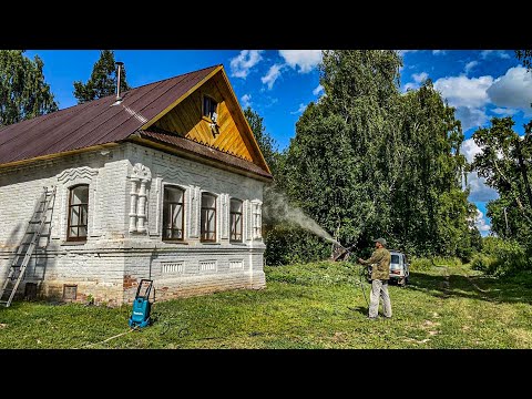 Видео: Моем дом прадеда и вытаскиваем из него кирпичи. Пробуем реставрировать кладку и делать мебель