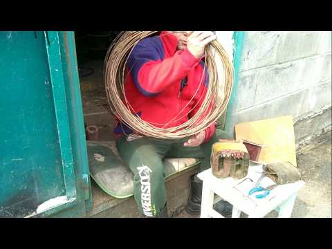 Видео: Сварочный аппарат на коленки из хлама  за 4 часа !!!