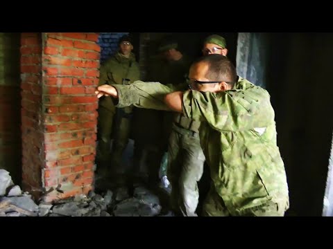Видео: Работа разведчика при зачистке здания, часть 1