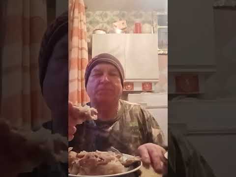 Видео: На вечер ем ножку свиную с горчицей