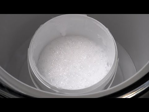 Видео: Как (и зачем) вакуумировать силиконовую резину RTV и литьевые смолы в дегазационной камере