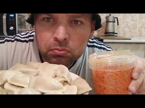 Видео: МУКБАНГ ВАРЕНИКИ с картошкой и салат под шубой/ОБЖОР/стрим