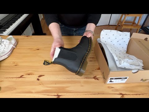 Видео: Обзор ботинок Доктор Мартинс 2976 Chelsea Boots - Часть 1