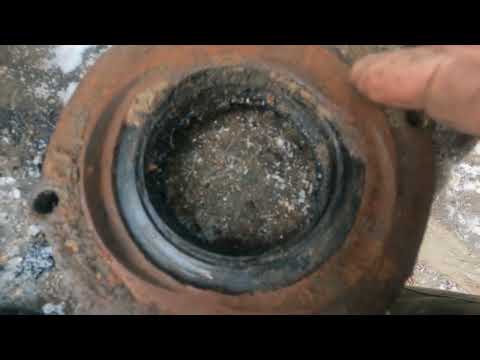 Видео: ремонт лущильника, розірвало корпус  підшипника