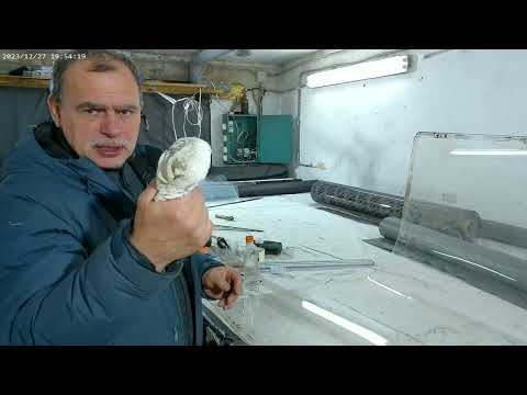 Видео: Ремонт трещин на дверях кают из оргстекла