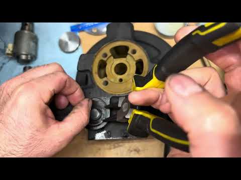 Видео: 6.0 Powerstroke турбо ремонт