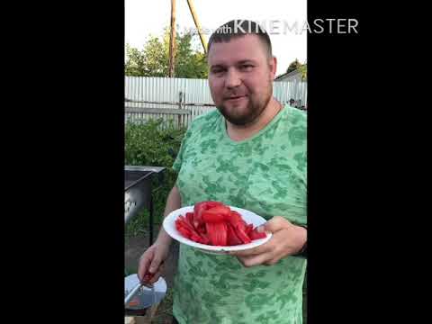 Видео: Корейка на кости с овощами в казане на огне