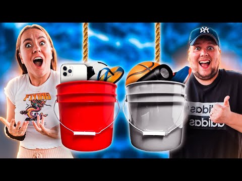 Видео: ЧЬЕ ВЕДРО УПАДЕТ ПЕРВЫМ, ПРОИГРАЕТ ЧЕЛЛЕНДЖ !